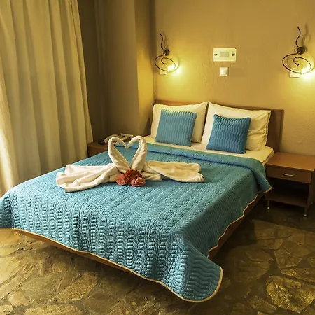 アパートホテル Porto Marina 3*