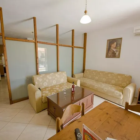 Apartmanhotel Porto Marina 3*